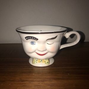 Baileys Irish Cream YUM Coffee Mug Cup Winking Eye Face Red Robin 1996
